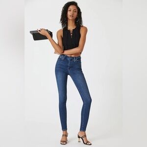 Good American Good Legs Skinny Jeans in Indigo